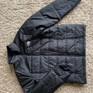 The North Face puffer jacket. New without tags. Size Large. Black.